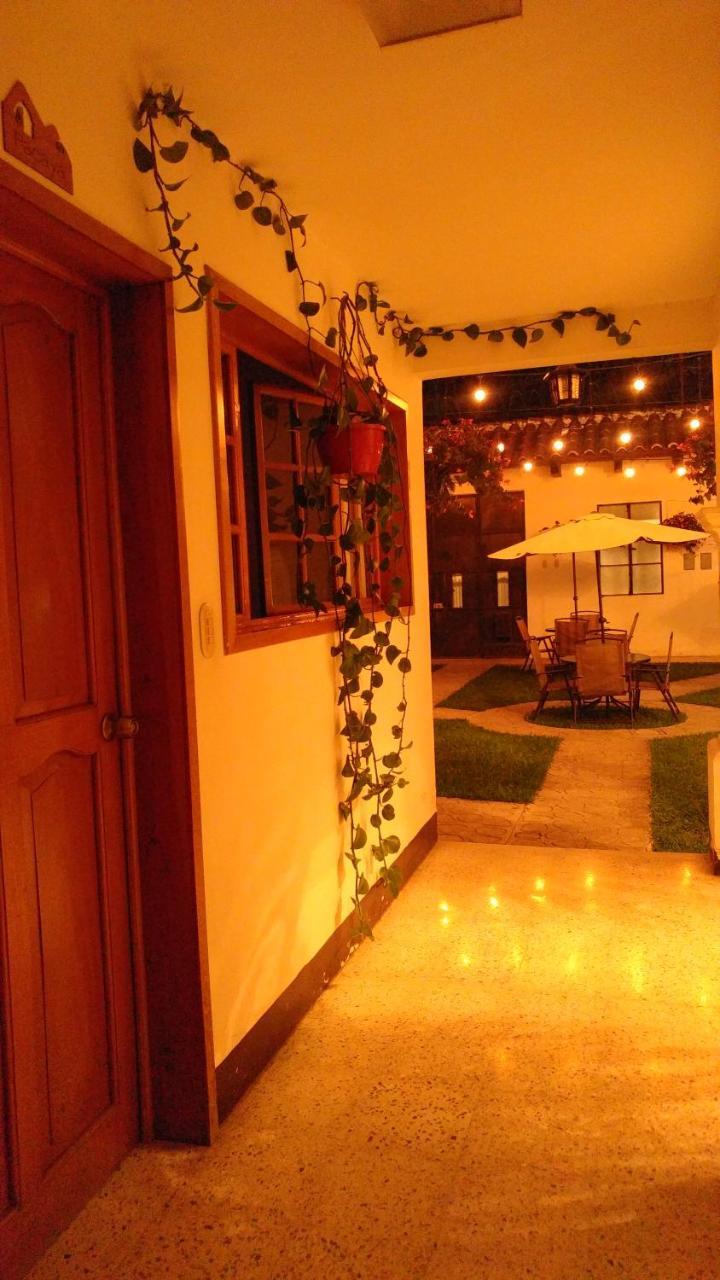 Ixkanul Antigua Hotel מראה חיצוני תמונה