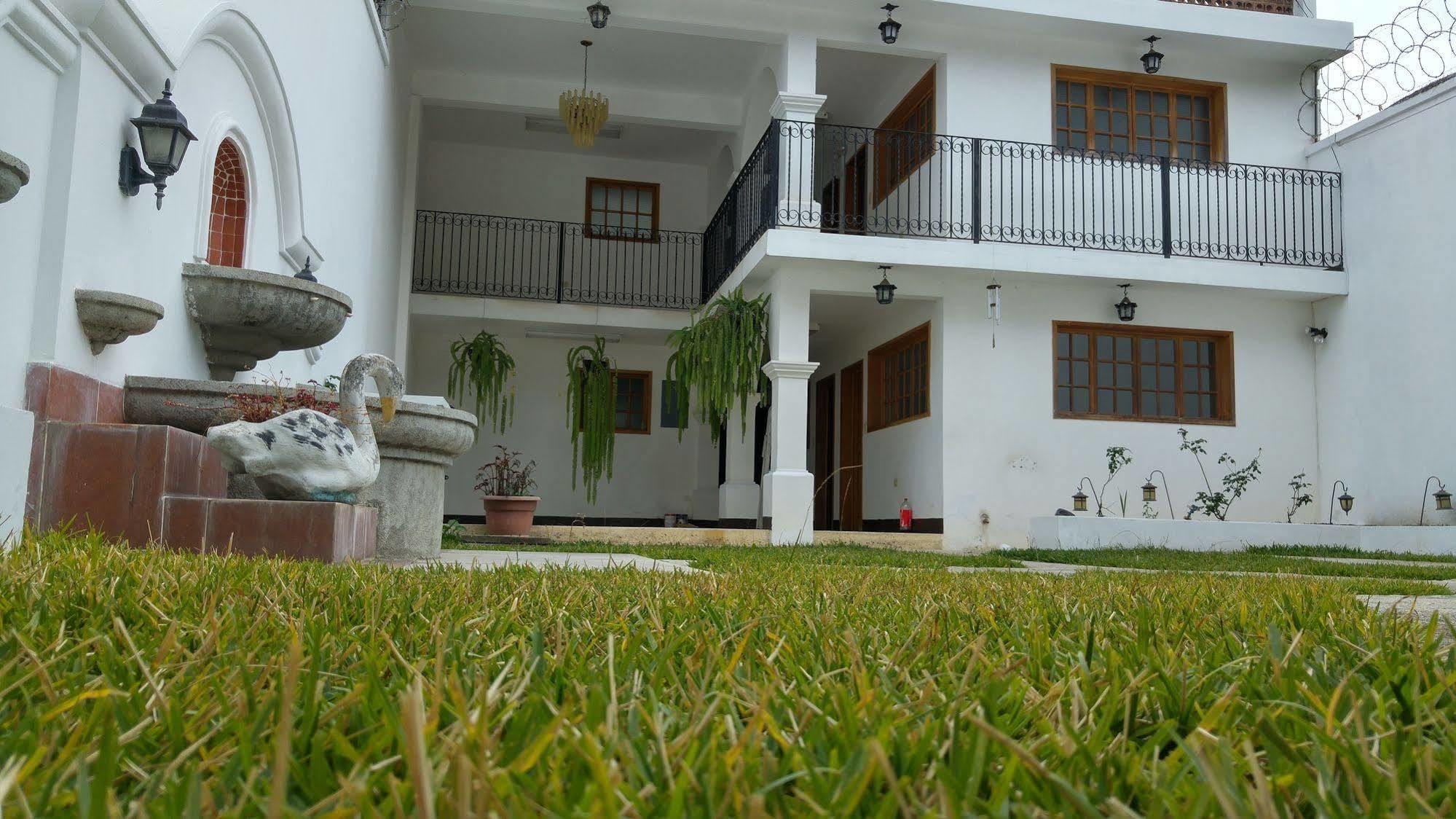 Ixkanul Antigua Hotel מראה חיצוני תמונה